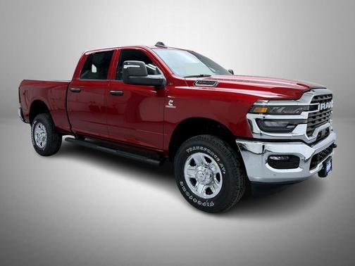 Molten Red Pearlcoat 2026 RAM 2500 Tradesman Crew Cab 4x4 6'4' Box