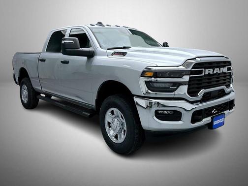 2026 RAM 2500 Tradesman Crew Cab 4x4 6'4' Box