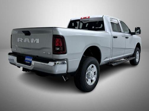 2026 RAM 2500 Tradesman Crew Cab 4x4 6'4' Box