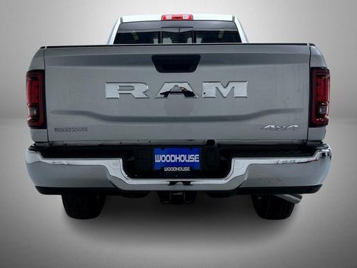 2026 RAM 2500 Tradesman Crew Cab 4x4 6'4' Box