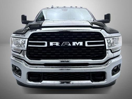 2022 RAM 3500 Big Horn Crew Cab 4x4 8' Box