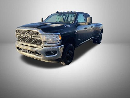 2022 RAM 3500 Big Horn Crew Cab 4x4 8' Box