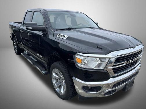Diamond Black Crystal Pearlcoat 2021 RAM 1500 Big Horn/Lone Star