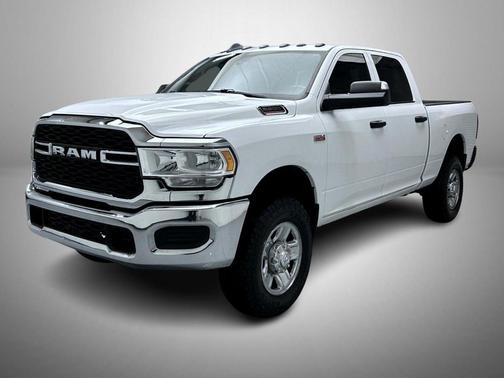 2022 RAM 2500 Tradesman Crew Cab 4x4 6'4' Box
