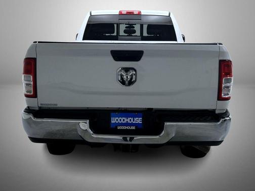 2022 RAM 2500 Tradesman Crew Cab 4x4 6'4' Box