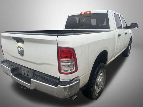 2022 RAM 2500 Tradesman Crew Cab 4x4 6'4' Box
