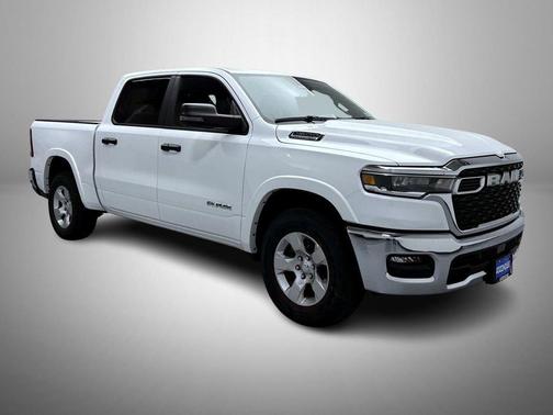 Bright White Clearcoat 2026 RAM 1500 Big Horn/Lone Star