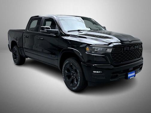 Diamond Black Crystal Pearlcoat 2026 RAM 1500 Big Horn/Lone Star