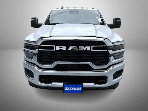 2025 RAM 2500 Tradesman Crew Cab 4x4 8' Box