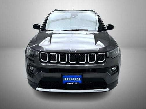 Granite Crystal Metallic Clearcoat 2024 Jeep Compass Limited