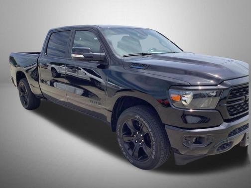 Diamond Black Crystal Pearlcoat 2022 RAM 1500 Big Horn/Lone Star