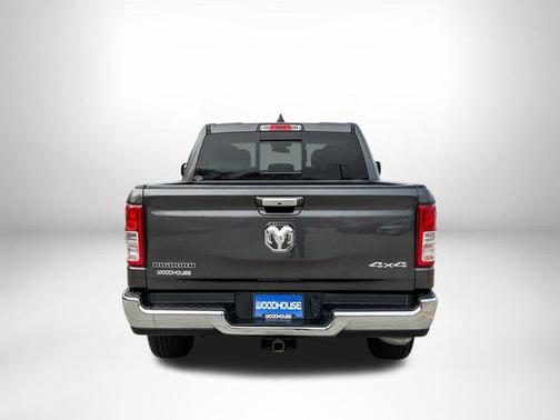 Granite Crystal Metallic Clearcoat 2020 RAM 1500 Big Horn/Lone Star