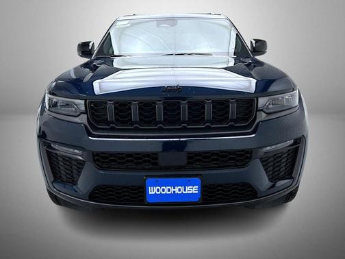 Fathom Blue Pearlcoat 2027 Jeep Grand Cherokee Limited