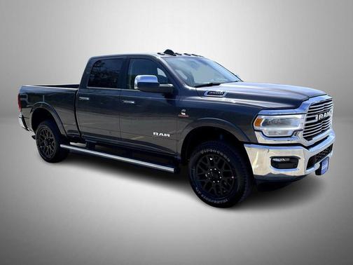 2022 RAM 3500 Laramie Crew Cab 4x4 6'4' Box
