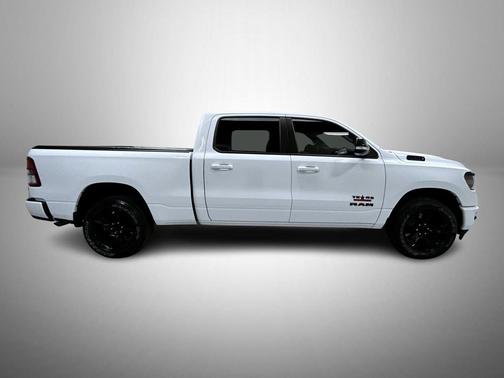 Bright White Clearcoat 2022 RAM 1500 Big Horn/Lone Star
