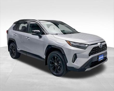 2022 Toyota RAV4 Hybrid SE