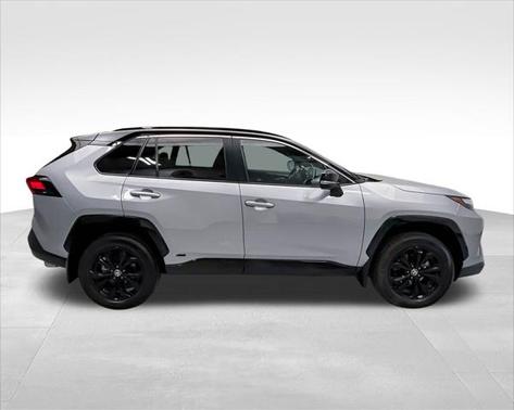 2022 Toyota RAV4 Hybrid SE