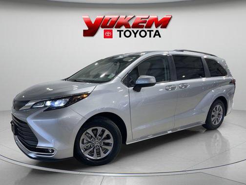 2024 Toyota Sienna XLE
