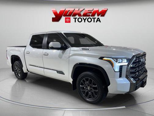 2025 Toyota Tundra Hybrid Platinum