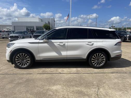 White 2022 Lincoln Aviator Reserve