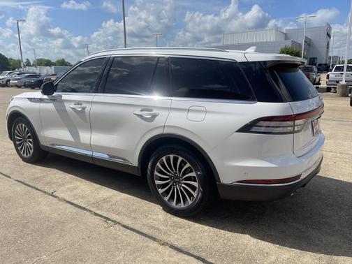 White 2022 Lincoln Aviator Reserve
