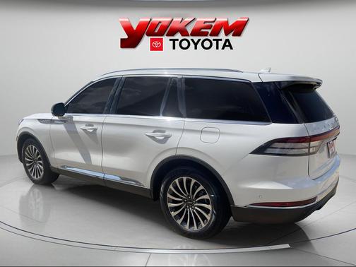 White 2022 Lincoln Aviator Reserve