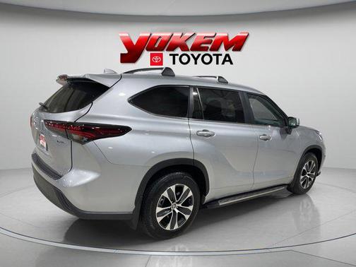 2025 Toyota Highlander Hybrid XLE