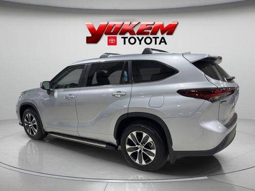 2025 Toyota Highlander Hybrid XLE