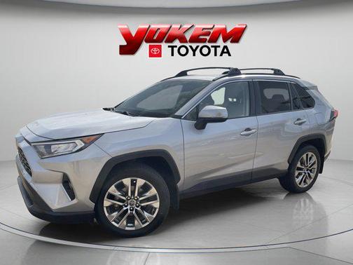 Silver Sky Metallic 2019 Toyota RAV4 XLE Premium