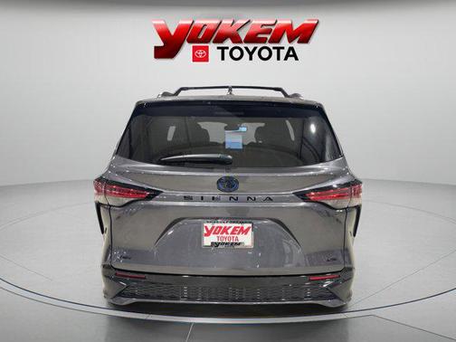 2025 Toyota Sienna XSE 7 Passenger