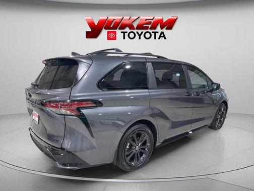 2025 Toyota Sienna XSE 7 Passenger