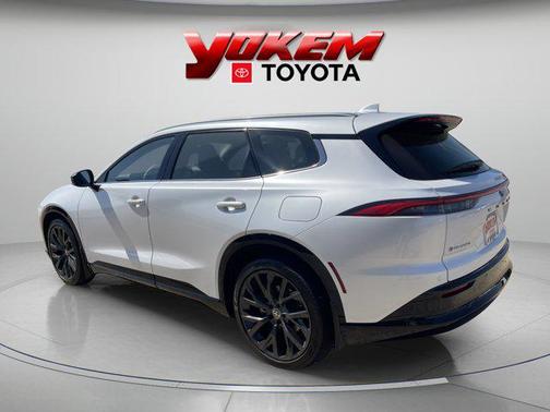 Oxygen White 2025 Toyota Crown Signia Limited