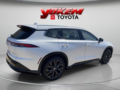 Oxygen White 2025 Toyota Crown Signia Limited