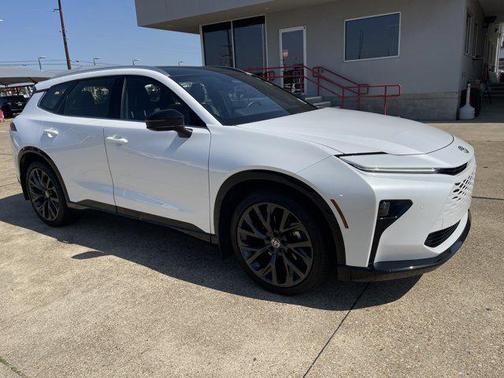 Oxygen White 2025 Toyota Crown Signia Limited