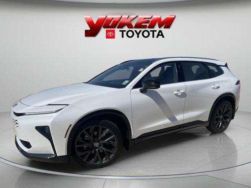 Oxygen White 2025 Toyota Crown Signia Limited