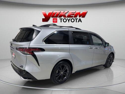 2023 Toyota Sienna XSE 7 Passenger