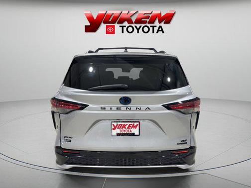 2023 Toyota Sienna XSE 7 Passenger