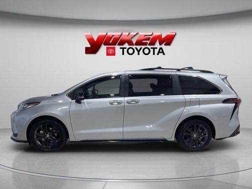 2023 Toyota Sienna XSE 7 Passenger