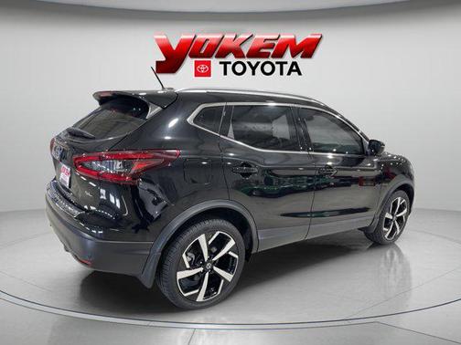 2022 Nissan Rogue Sport SL