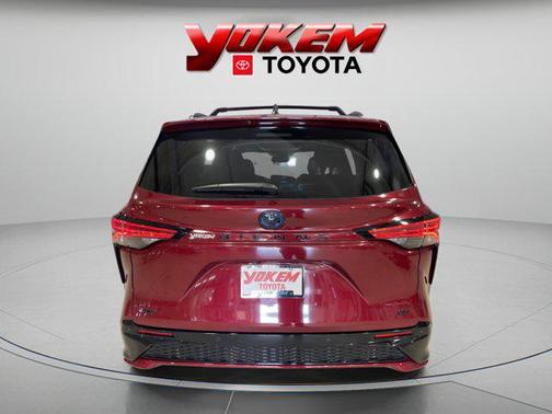 2025 Toyota Sienna XSE 7 Passenger