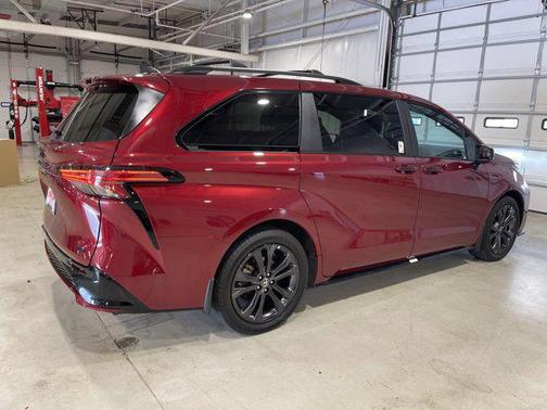 2025 Toyota Sienna XSE 7 Passenger