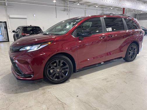 2025 Toyota Sienna XSE 7 Passenger