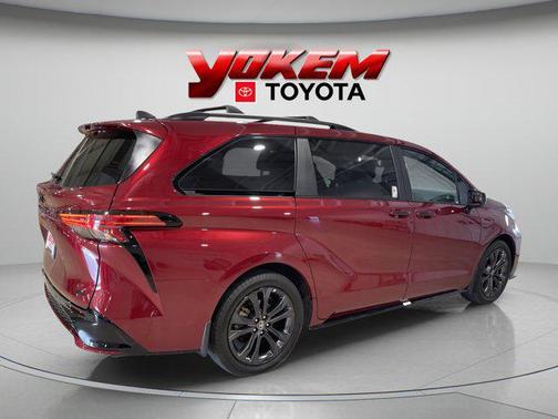 2025 Toyota Sienna XSE 7 Passenger