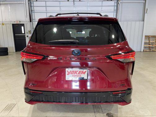 2025 Toyota Sienna XSE 7 Passenger