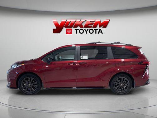 2025 Toyota Sienna XSE 7 Passenger