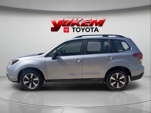 Ice Silver Metallic 2017 Subaru Forester 2.5i