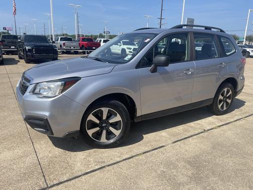 Ice Silver Metallic 2017 Subaru Forester 2.5i