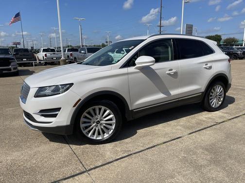 White Platinum Metallic Tri-Coat 2019 Lincoln MKC Standard