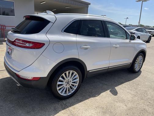 White Platinum Metallic Tri-Coat 2019 Lincoln MKC Standard