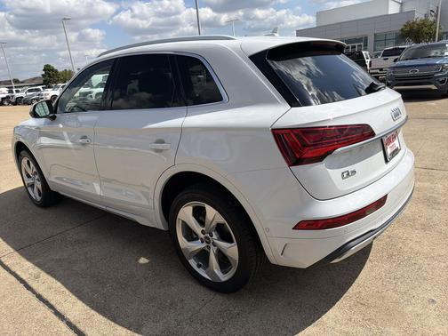Glacier White Metallic 2021 Audi Q5 45 Prestige